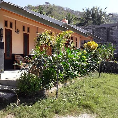 Telage Indah Homestay Kuta  Exterior photo