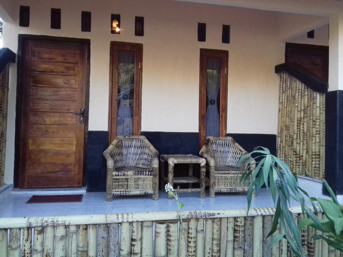 Telage Indah Homestay Kuta  Exterior photo