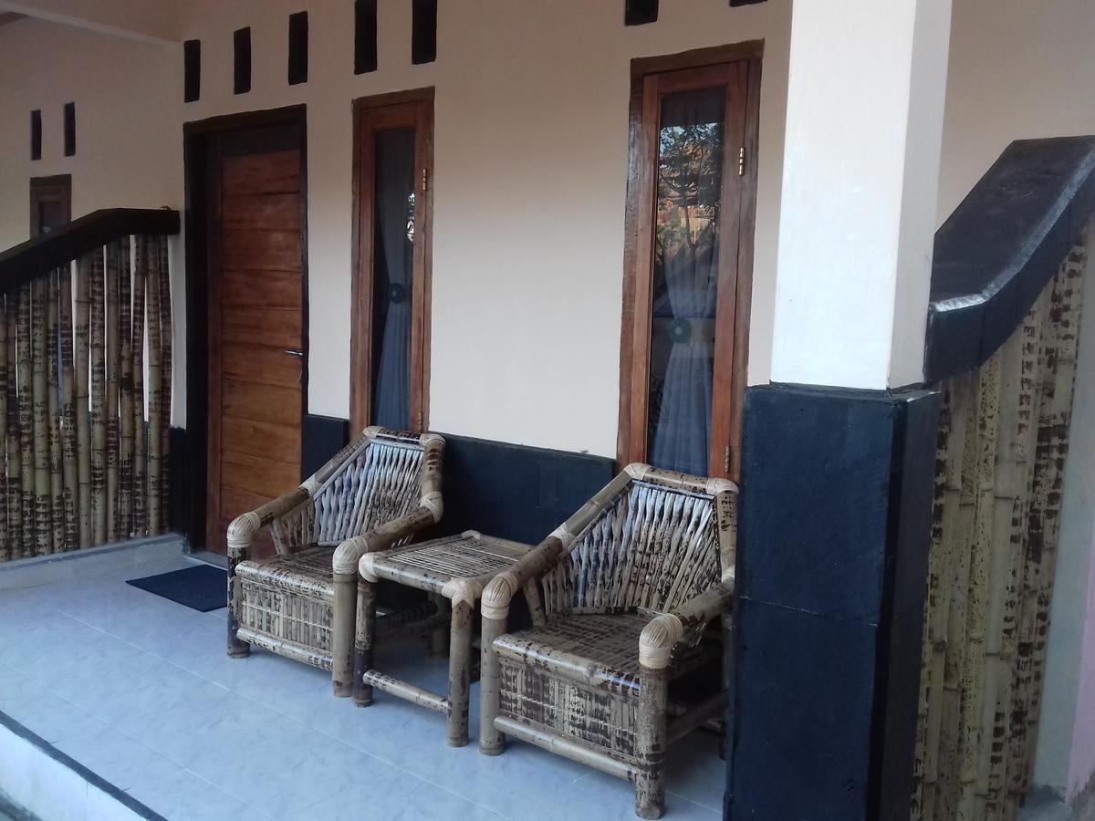 Telage Indah Homestay Kuta  Exterior photo