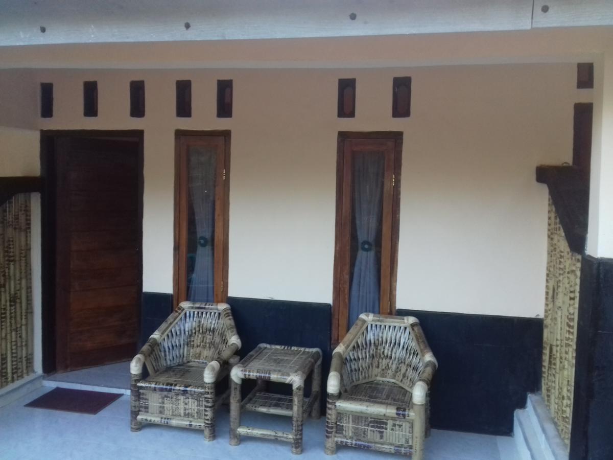 Telage Indah Homestay Kuta  Exterior photo