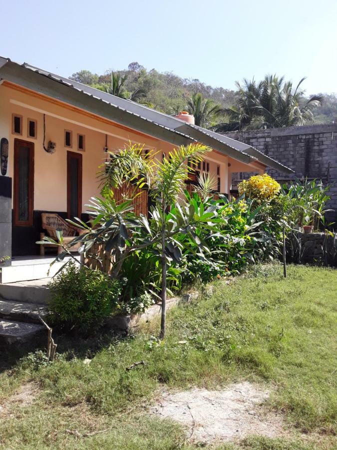 Telage Indah Homestay Kuta  Exterior photo